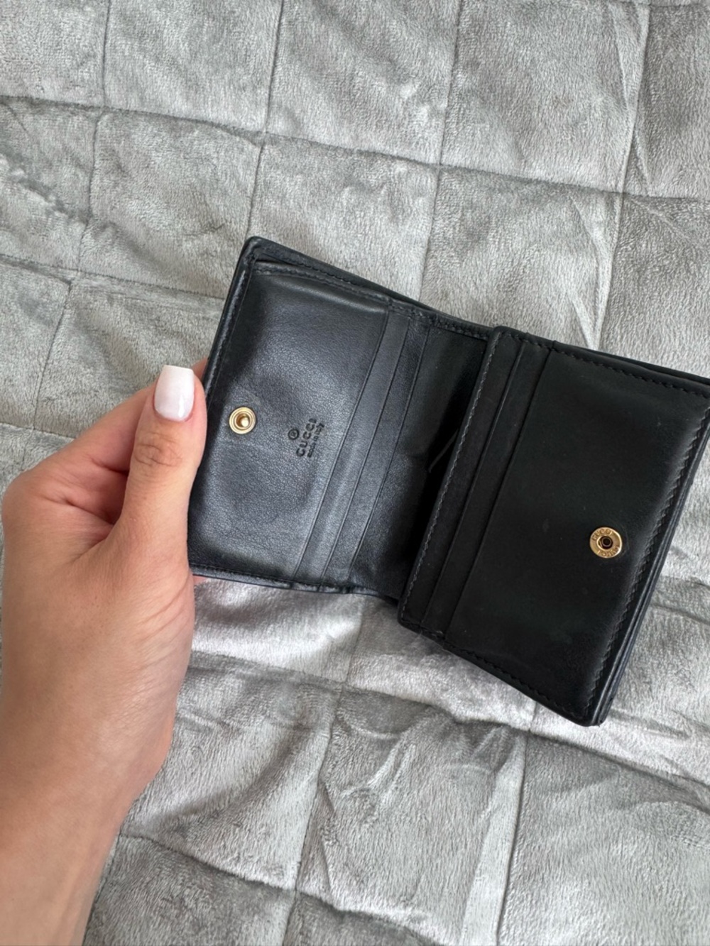 Gucci Black Chevron Quilted GG Logo Card Wallet - Picture 4 of 5